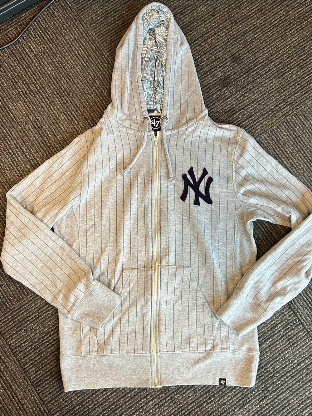 Yankees Unique ZipUp Men’s Medium